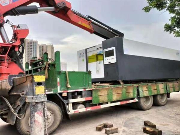 新密市吊车出租电话_吊车为什么不允许歪拉斜吊